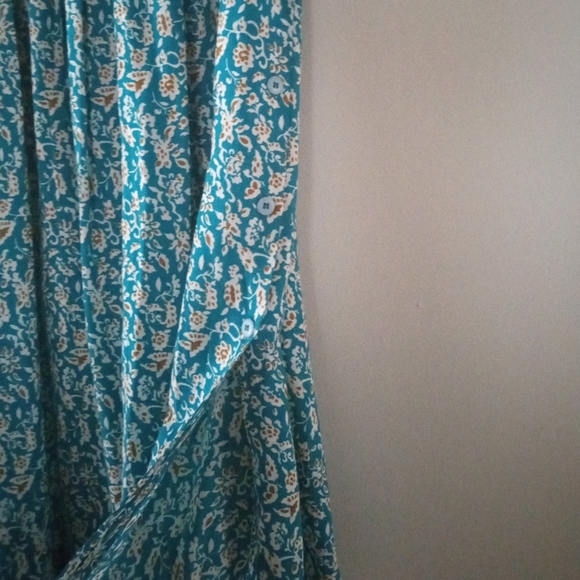 💃Maxi Skirt | Turquoise and Beige Print | Made in Canada | Size 12 - Picture 6 of 8
